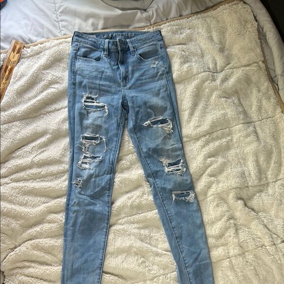 American Eagle Outfitters Women's Blue Distressed Jeans size 2 hi-rise - Picture 2 of 8